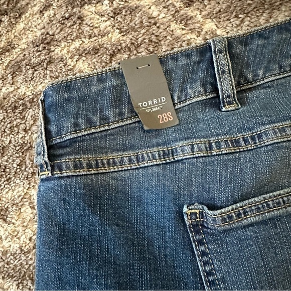 NWT Torrid High Rise Wide Leg Vintage Stretch Jeans 28S - Picture 11 of 11